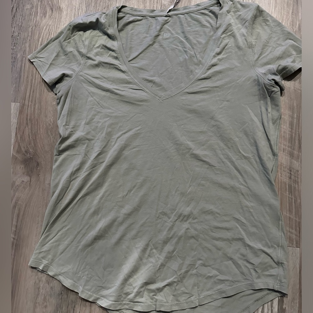 Lululemon Tee